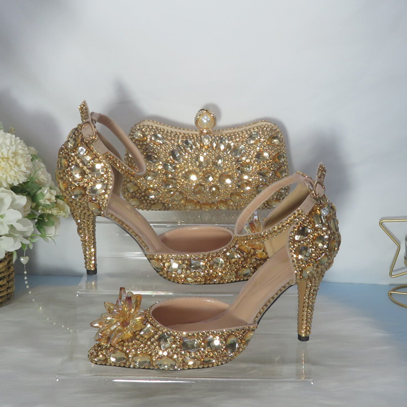 أحذية زفاف جديدة من الكريستال  - مراجعة Women Bags For Wedding وسعره