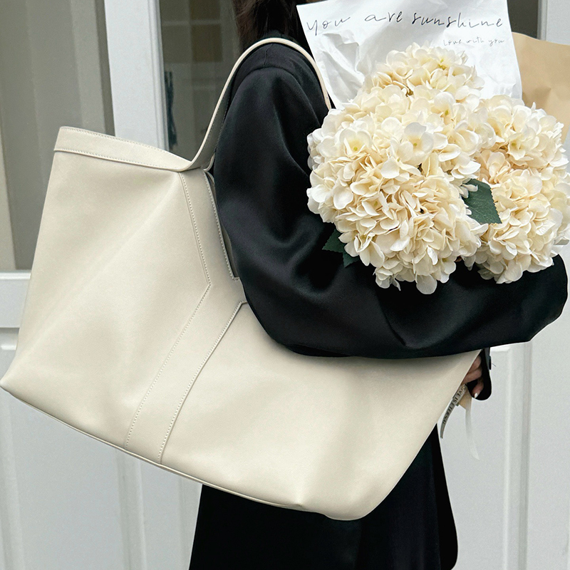 حقائب يد نسائية فاخرة من الجلد - مراجعة Women Bags On Sale وسعره
