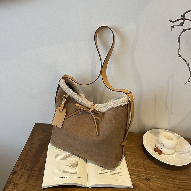 فو الجلد المدبوغ بلون القوس حق - مراجعة Women Bags Branded Sale وسعره