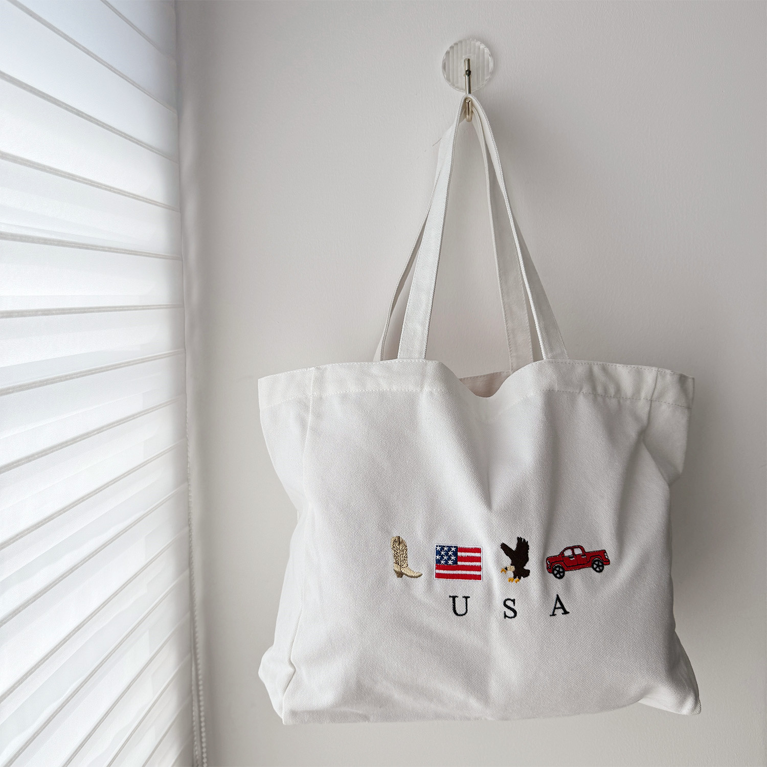 حقائب قماشية بيضاء مع رموز الو - مراجعة Women Bags Ck وسعره