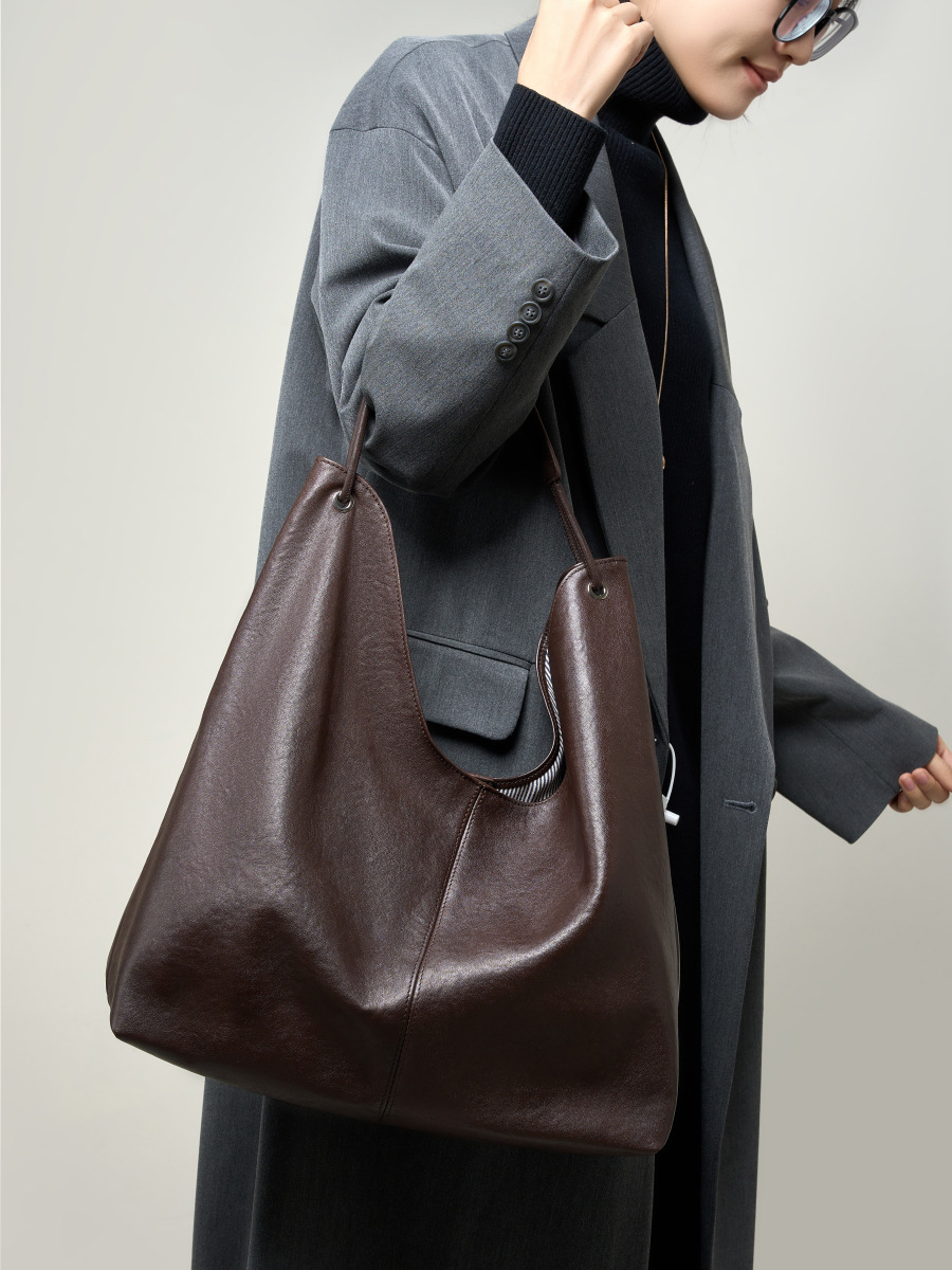 حقائب كتف كبيرة فضفاضة للنساء  - مراجعة Hobo Bag Slouchy وسعره