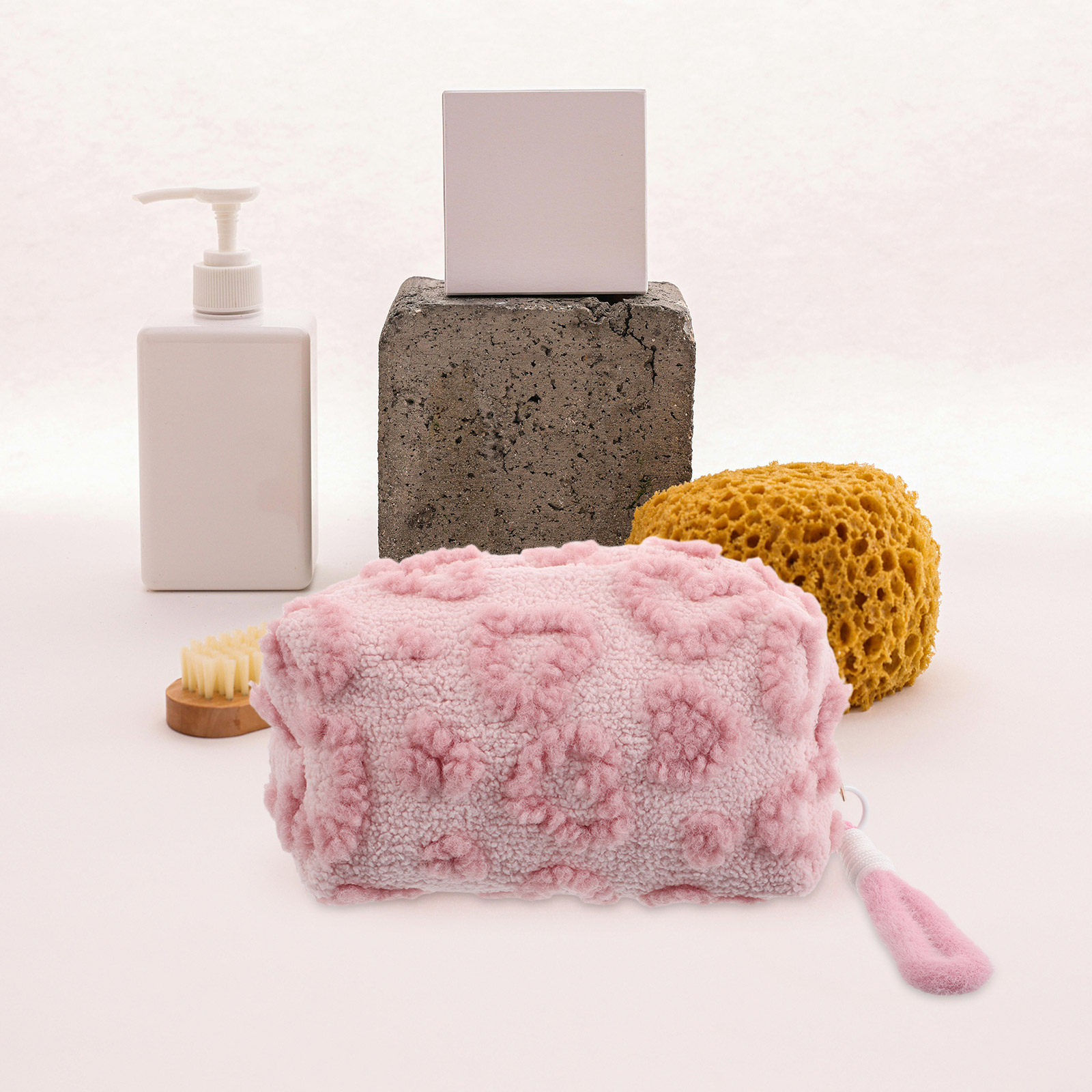 حقيبة منظم مكياج بتصميم قلب لل - مراجعة Women Vanity Bags وسعره