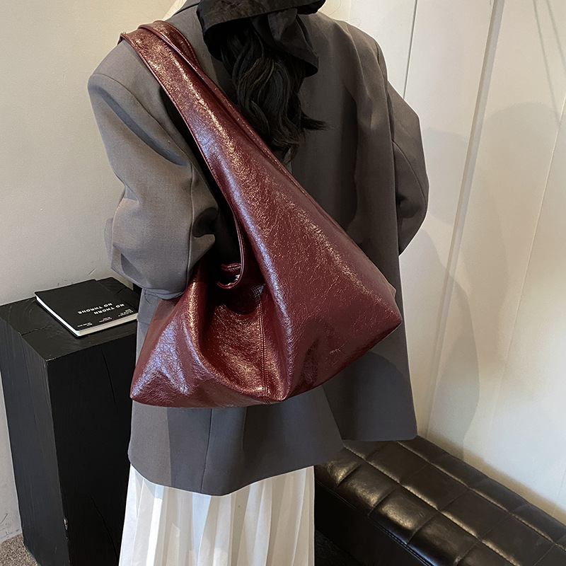 حقيبة يد نسائية فضفاضة من الجل - مراجعة Hobo Bag Slouchy وسعره