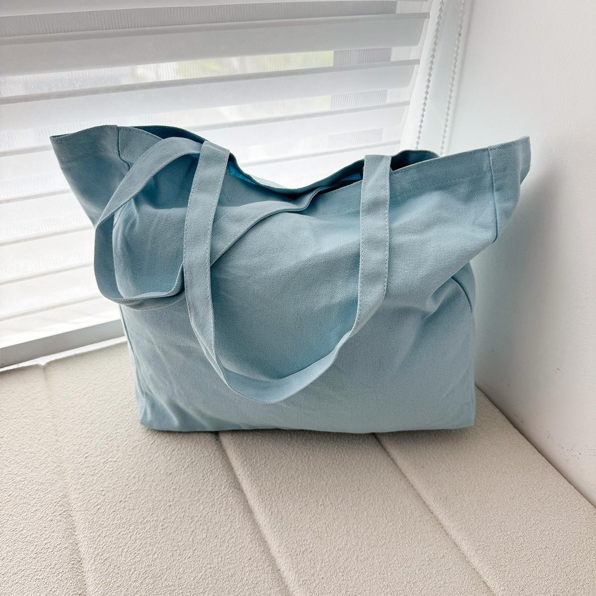 حقائب حمل على الطراز الكلاسيكي - مراجعة Women Bags Ck وسعره