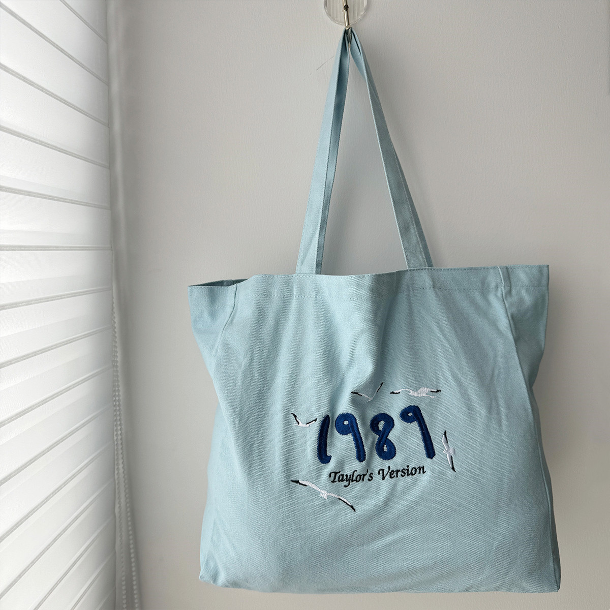 حقائب حمل على الطراز الكلاسيكي - مراجعة Women Bags Ck وسعره