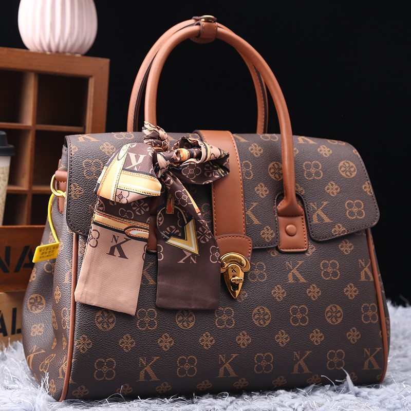 حقيبة نسائية ماركة فاخرة خفيفة - مراجعة Women Bags On Sale وسعره