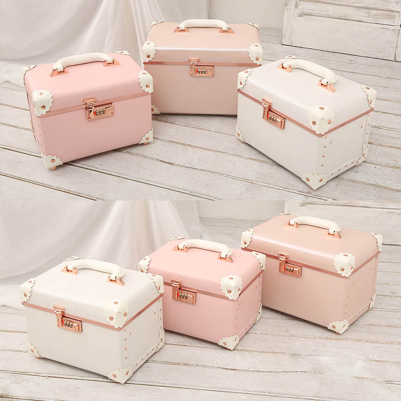 حقيبة مستحضرات التجميل النسائي - مراجعة Women Vanity Bags وسعره
