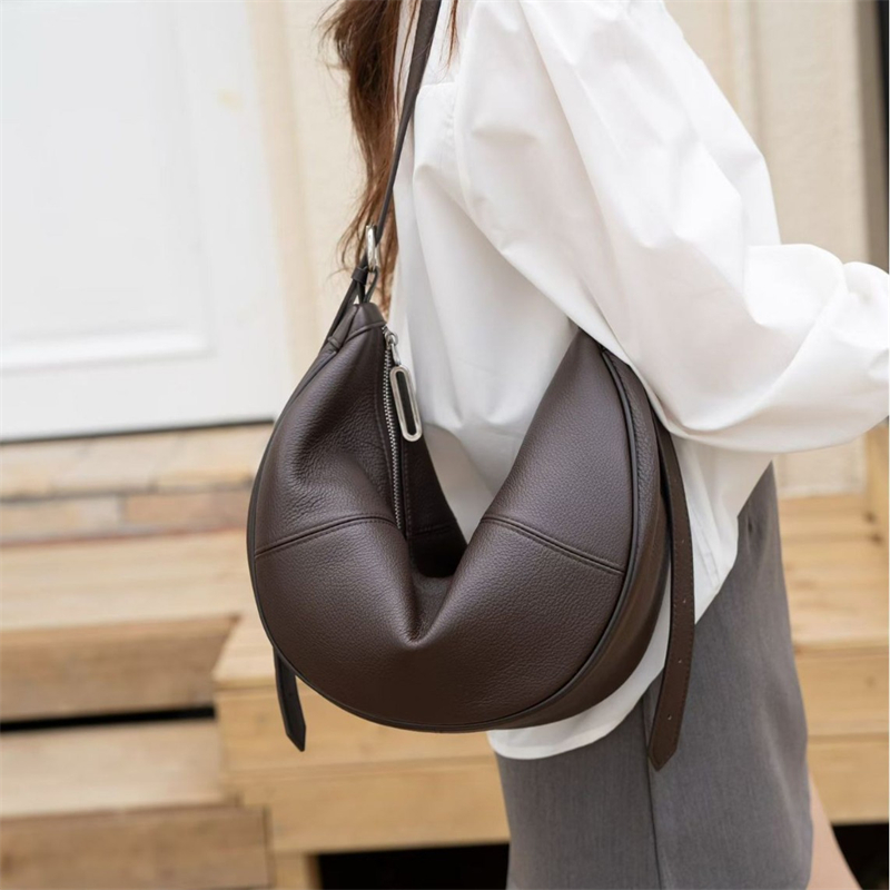 حقائب نسائية نصف دائرية من الج - مراجعة Hobo Bag Slouchy وسعره