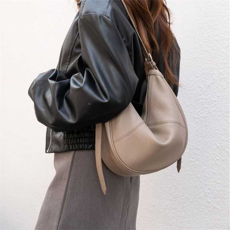 حقائب نسائية نصف دائرية من الج - مراجعة Hobo Bag Slouchy وسعره