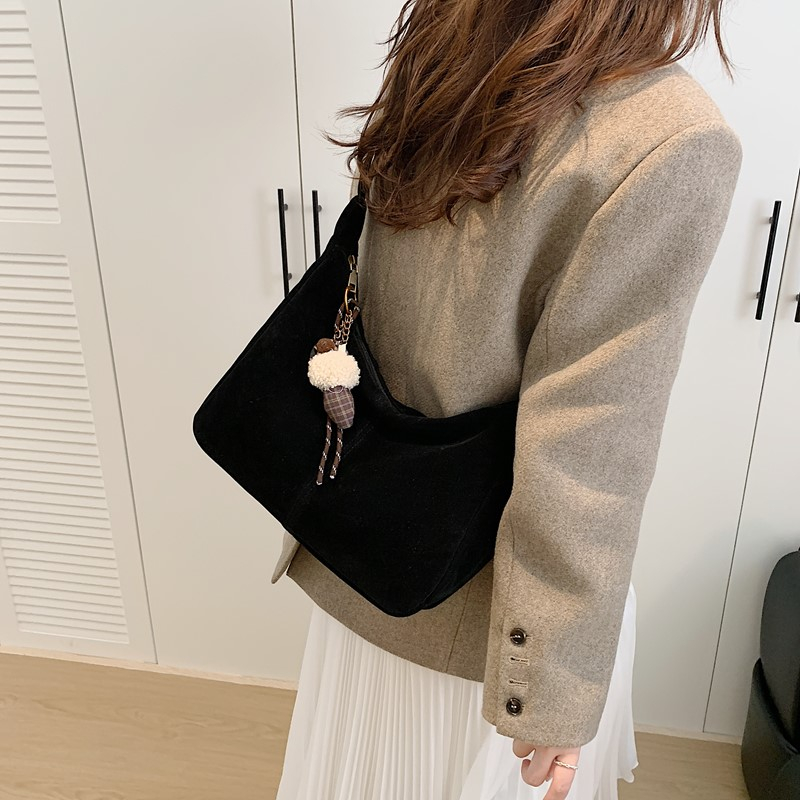 حقائب كتف من جلد الغزال الصناع - مراجعة Women Bags Branded Sale وسعره