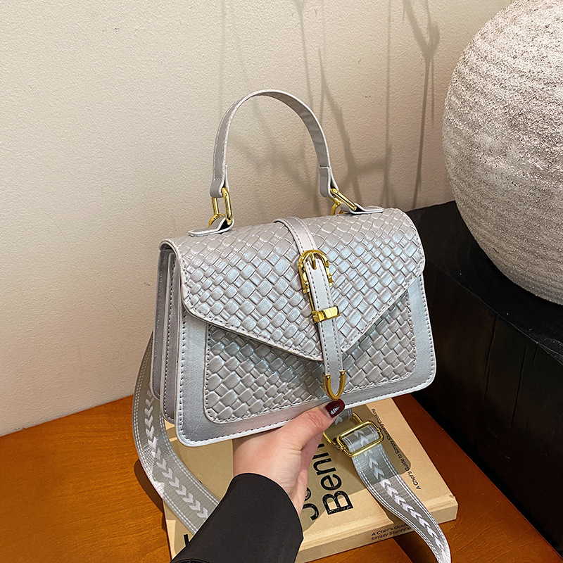 حقيبة كتف كروس متعددة الاستخدا - مراجعة Women'S Bags New Look وسعره