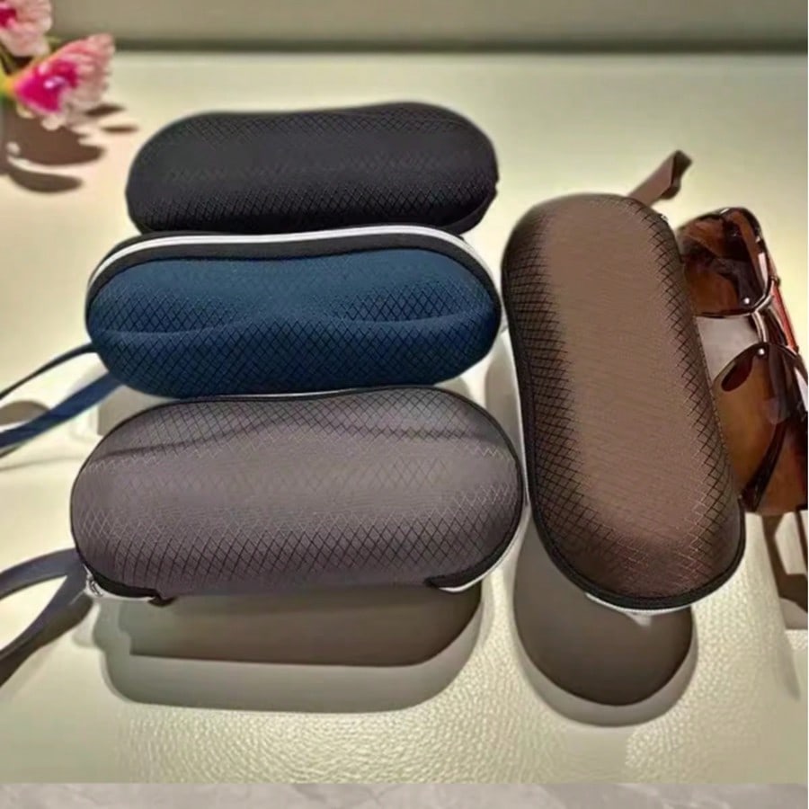 حافظة نظارات صلبة من KLASSNUM، - مراجعة Box Bag Rigid وسعره