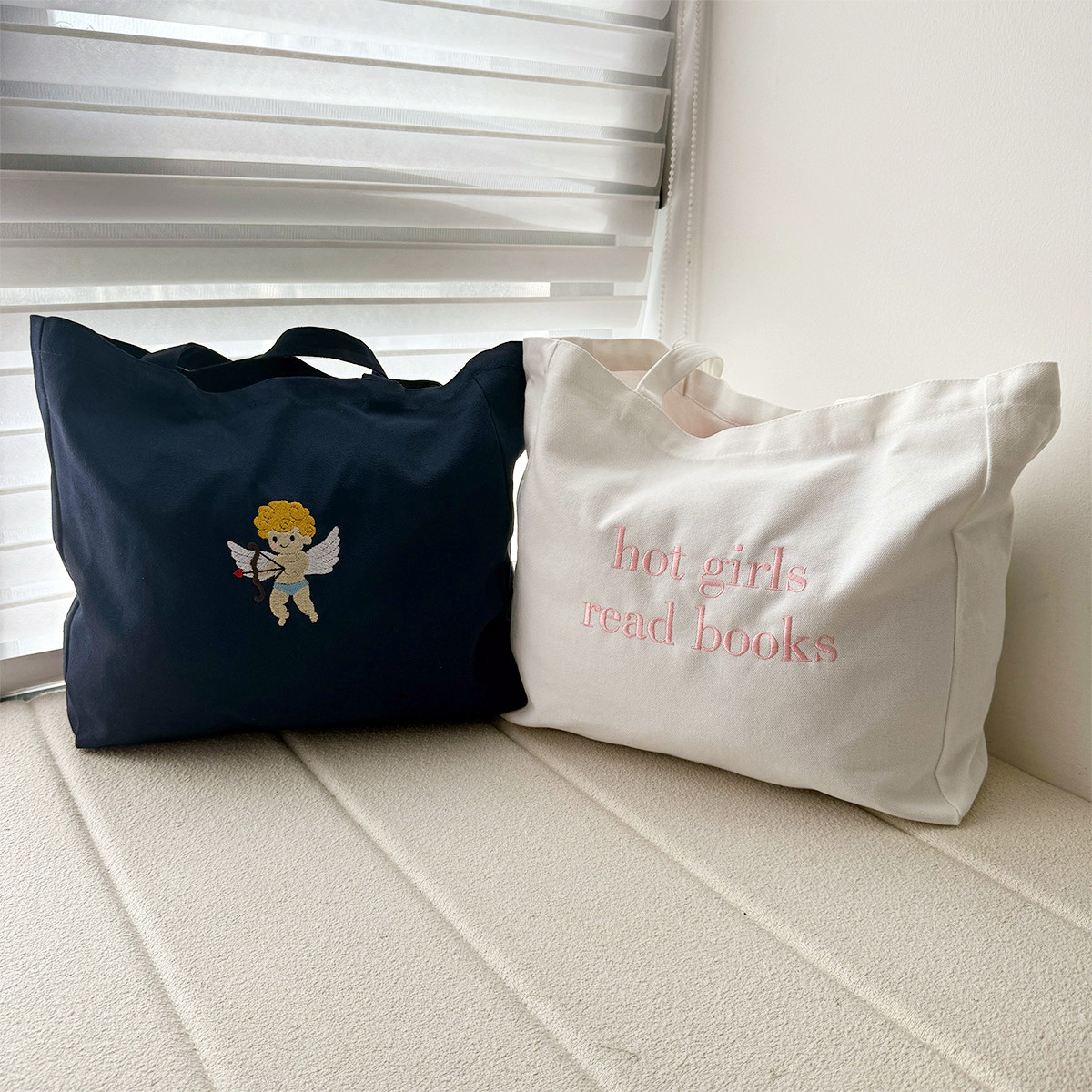 حار الفتيات قراءة الكتب رسائل  - مراجعة Women Bags Ck وسعره